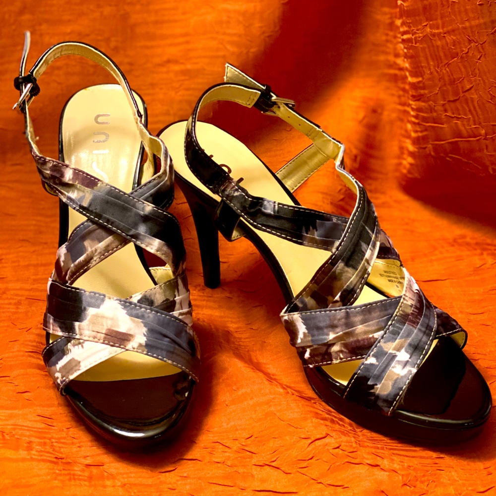 Unisa women’s fancy floral print sandal.